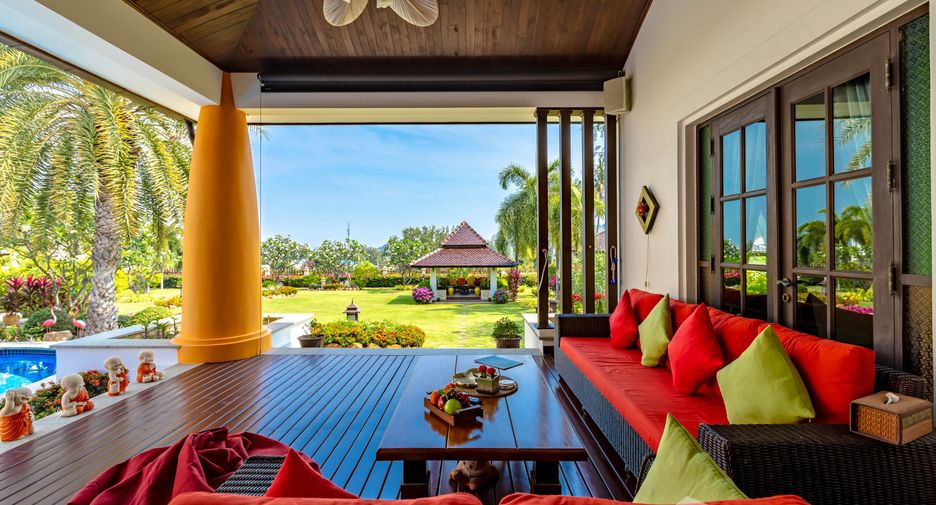 For sale 6 bed villa in Hua Hin, Prachuap Khiri Khan