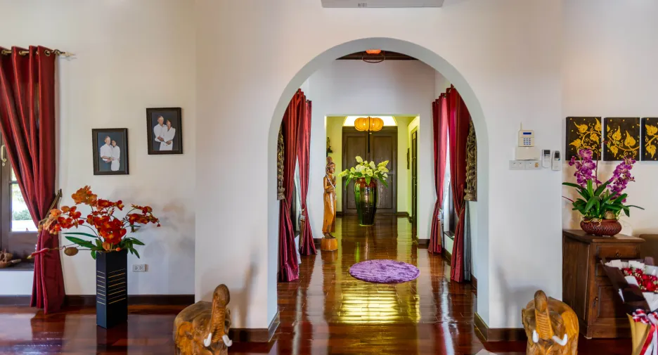 For sale 6 bed villa in Hua Hin, Prachuap Khiri Khan