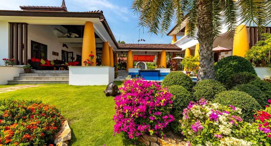 For sale 6 bed villa in Hua Hin, Prachuap Khiri Khan