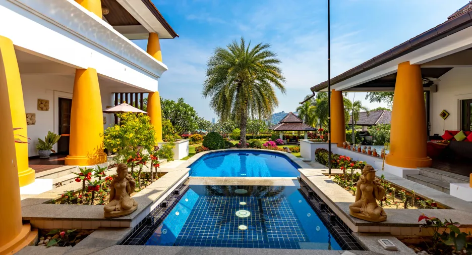 For sale 6 bed villa in Hua Hin, Prachuap Khiri Khan