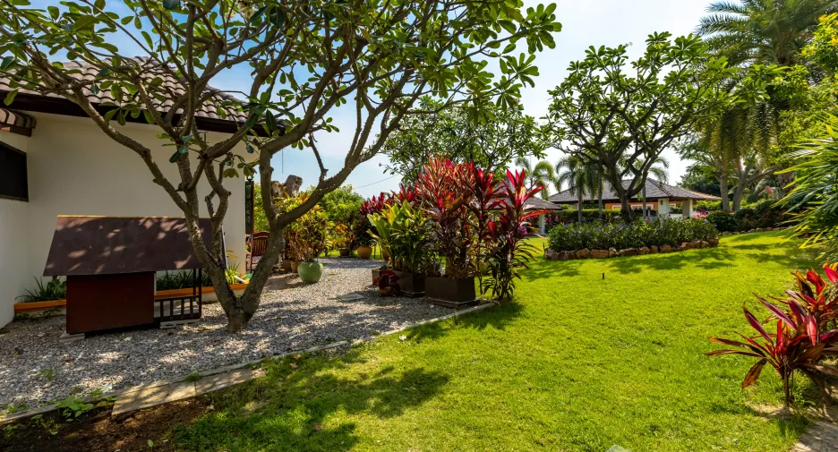 For sale 6 bed villa in Hua Hin, Prachuap Khiri Khan