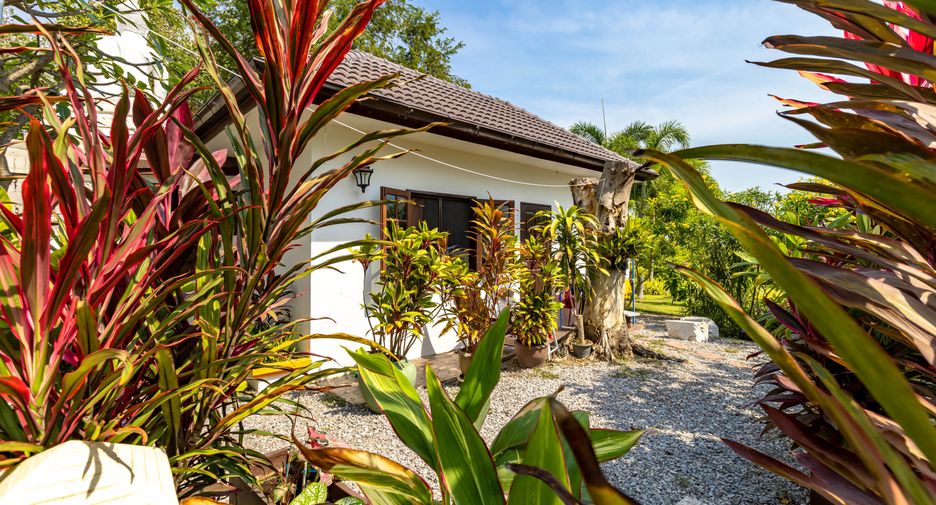 For sale 6 bed villa in Hua Hin, Prachuap Khiri Khan
