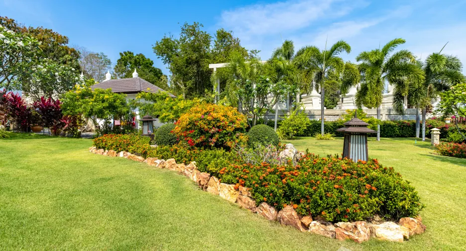 For sale 6 bed villa in Hua Hin, Prachuap Khiri Khan
