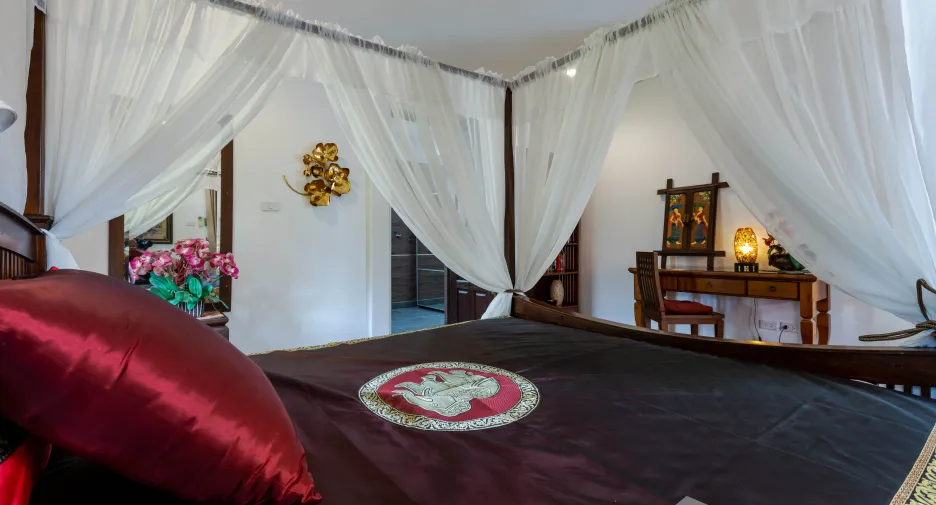 For sale 6 bed villa in Hua Hin, Prachuap Khiri Khan