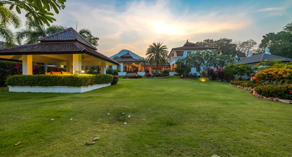 For sale 6 bed villa in Hua Hin, Prachuap Khiri Khan