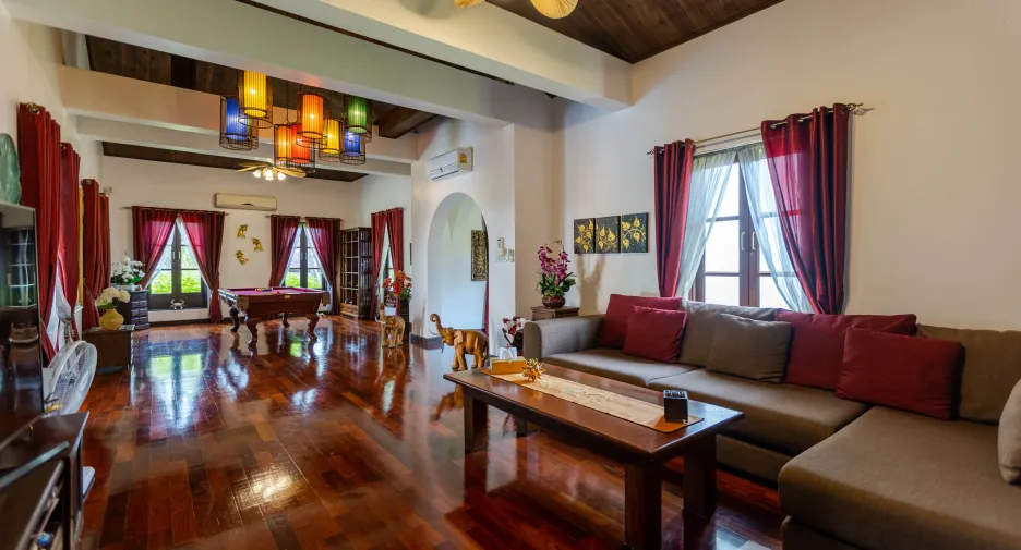 For sale 6 bed villa in Hua Hin, Prachuap Khiri Khan