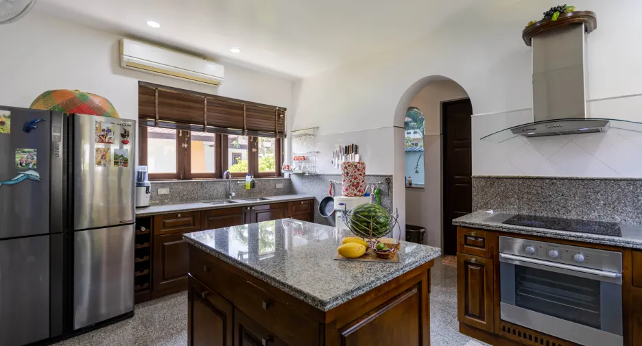 For sale 6 bed villa in Hua Hin, Prachuap Khiri Khan