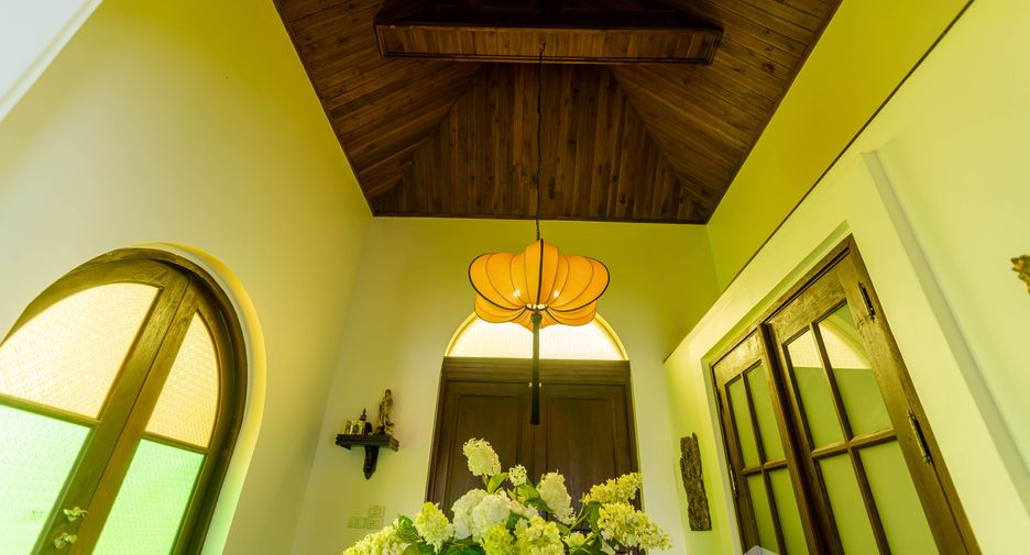 For sale 6 bed villa in Hua Hin, Prachuap Khiri Khan