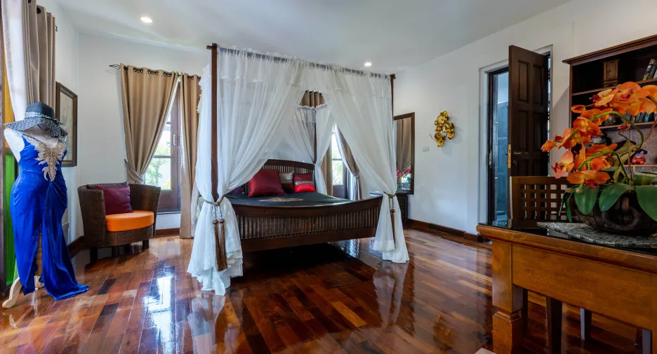For sale 6 bed villa in Hua Hin, Prachuap Khiri Khan