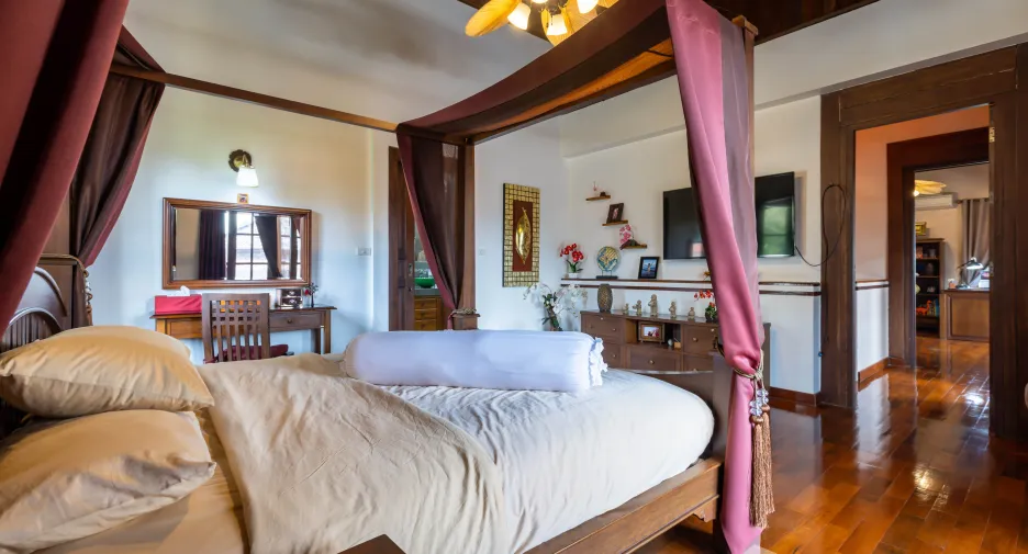 For sale 6 bed villa in Hua Hin, Prachuap Khiri Khan