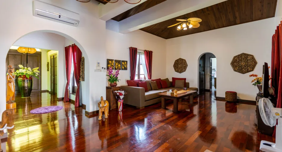 For sale 6 bed villa in Hua Hin, Prachuap Khiri Khan
