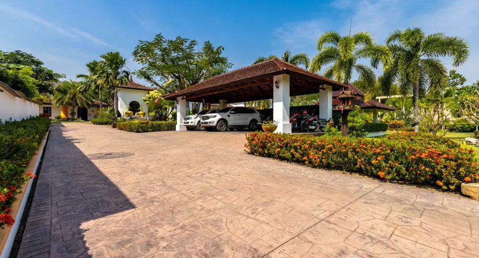 For sale 6 bed villa in Hua Hin, Prachuap Khiri Khan