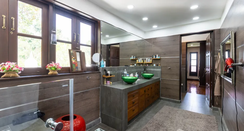 For sale 6 bed villa in Hua Hin, Prachuap Khiri Khan