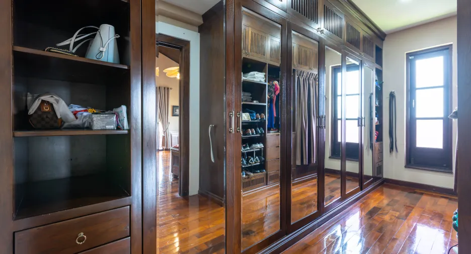 For sale 6 bed villa in Hua Hin, Prachuap Khiri Khan