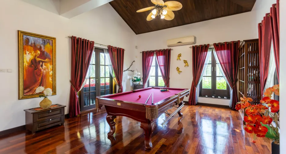 For sale 6 bed villa in Hua Hin, Prachuap Khiri Khan