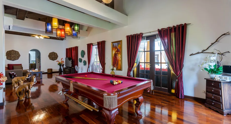 For sale 6 bed villa in Hua Hin, Prachuap Khiri Khan