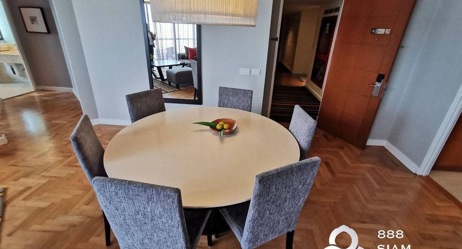 For rent 3 bedrooms condo in Yan Nawa, Bangkok