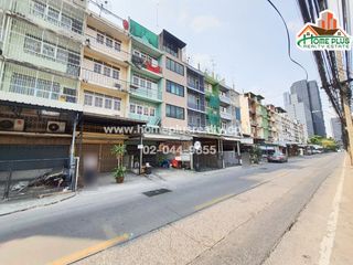 出售 3 卧室 商业空间 在 Phra Khanong, 曼谷