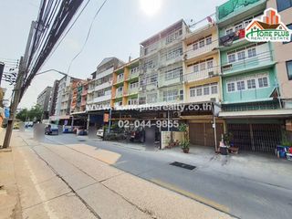 出售 3 卧室 商业空间 在 Phra Khanong, 曼谷