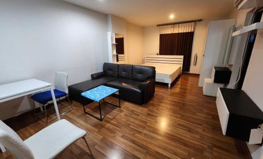 For rent studio condo in Phaya Thai, Bangkok