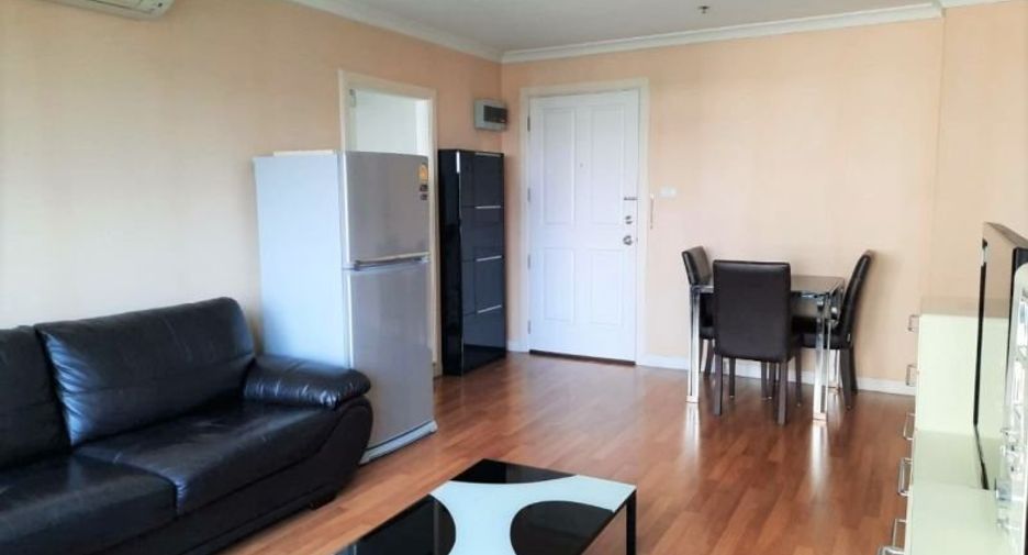 For rent 2 bedrooms condo in Huai Khwang, Bangkok