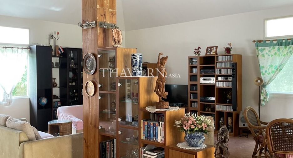 For sale 3 bedrooms house in Si Racha, Chonburi