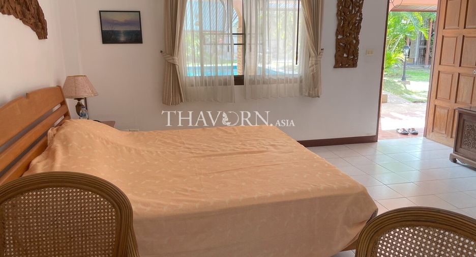 For sale 3 bedrooms house in Si Racha, Chonburi