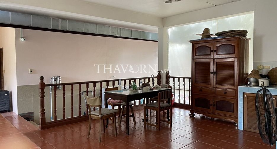 For sale 3 bedrooms house in Si Racha, Chonburi