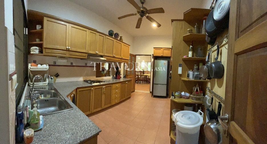 For sale 3 bedrooms house in Si Racha, Chonburi