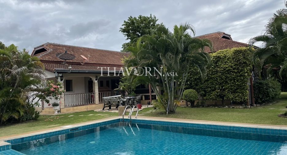 For sale 3 bedrooms house in Si Racha, Chonburi