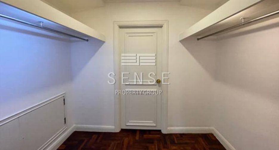 For rent 3 bed condo in Watthana, Bangkok