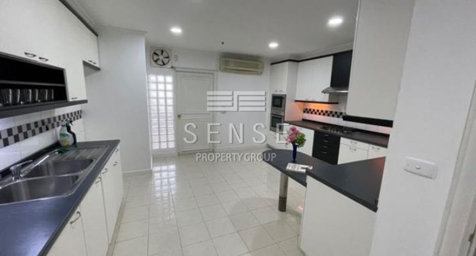 For rent 3 bed condo in Watthana, Bangkok