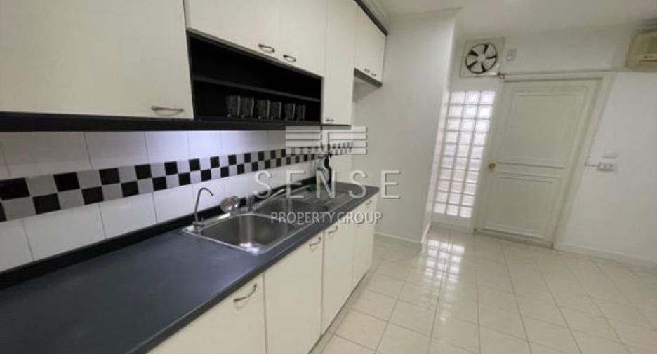 For rent 3 bed condo in Watthana, Bangkok