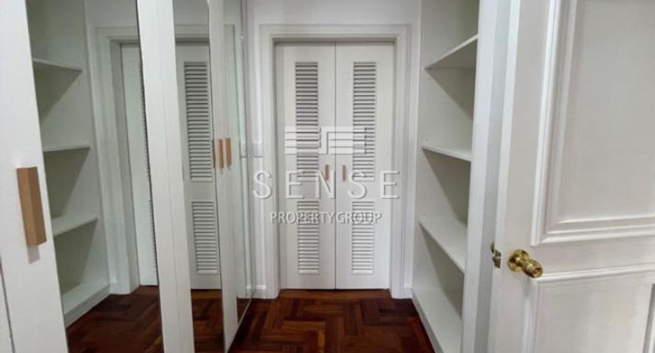 For rent 3 bed condo in Watthana, Bangkok