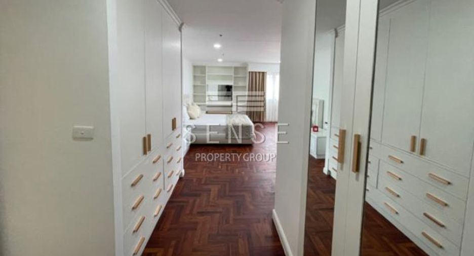 For rent 3 bed condo in Watthana, Bangkok