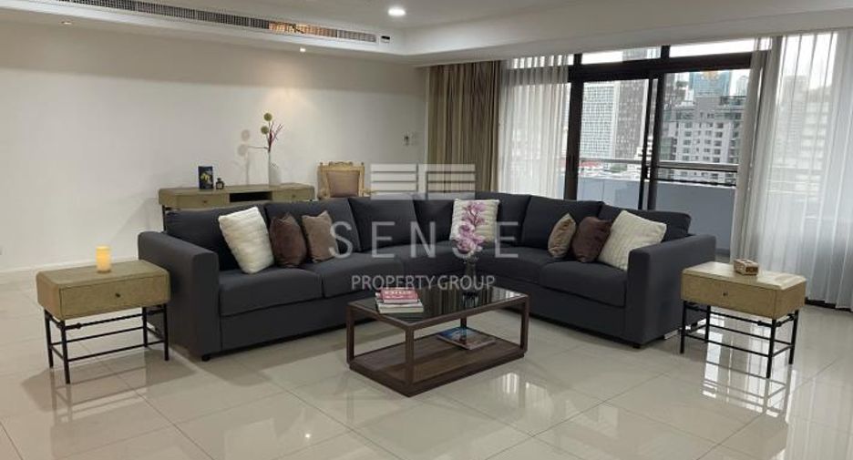 For rent 3 bed condo in Watthana, Bangkok
