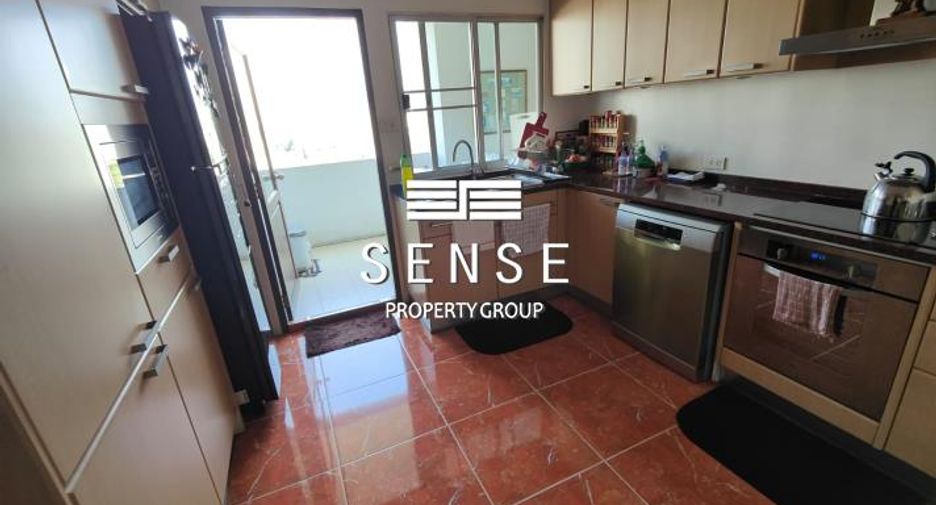 For sale 3 bedrooms condo in Watthana, Bangkok
