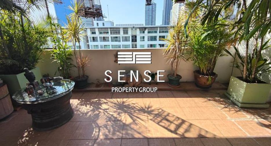 For sale 3 bedrooms condo in Watthana, Bangkok