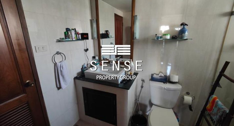 For sale 3 bedrooms condo in Watthana, Bangkok