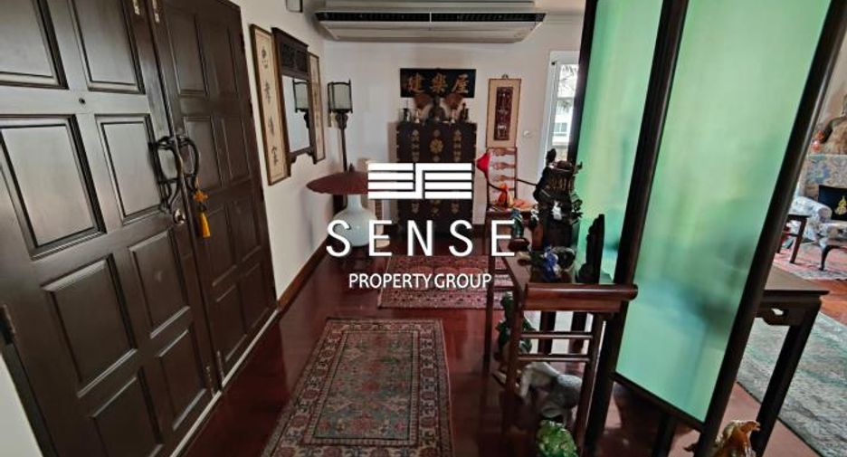 For sale 3 bedrooms condo in Watthana, Bangkok