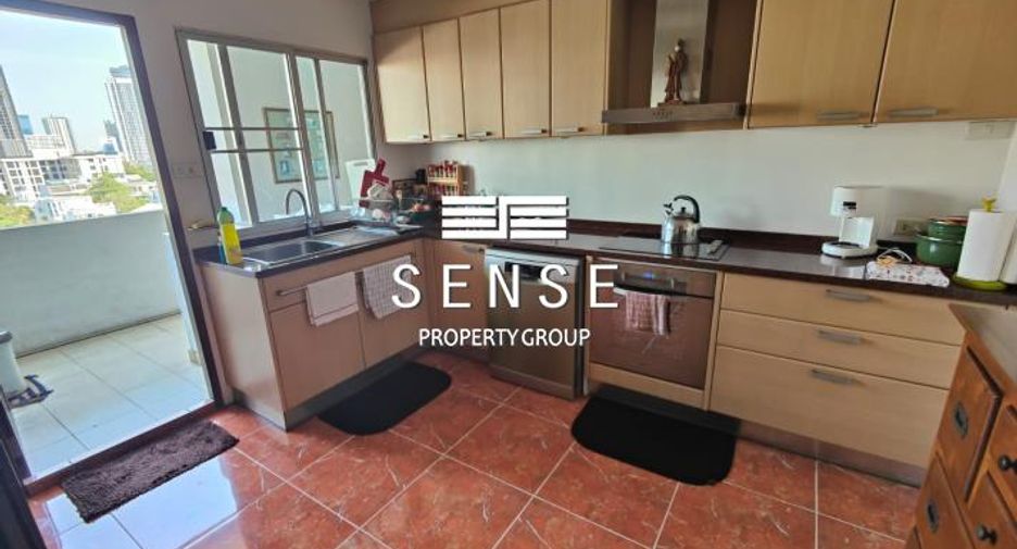 For sale 3 bedrooms condo in Watthana, Bangkok