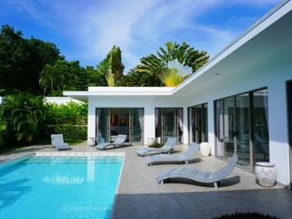 For rent 3 bedrooms villa in Mueang Phuket, Phuket
