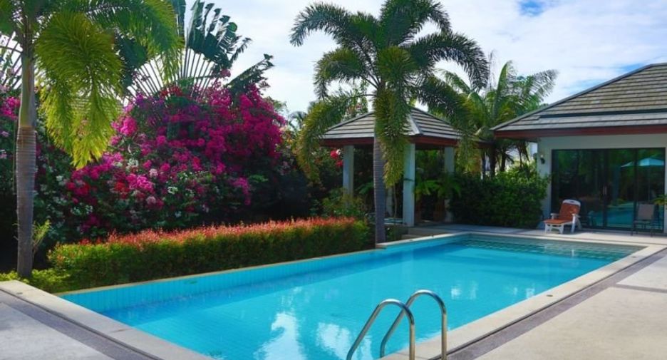 For rent 3 bedrooms villa in Mueang Phuket, Phuket
