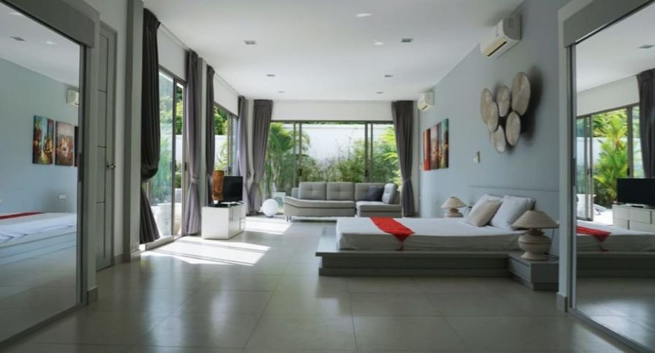 For rent 3 bedrooms villa in Mueang Phuket, Phuket
