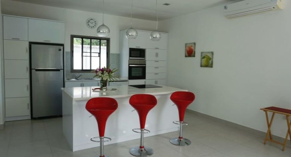 For rent 3 bedrooms villa in Mueang Phuket, Phuket