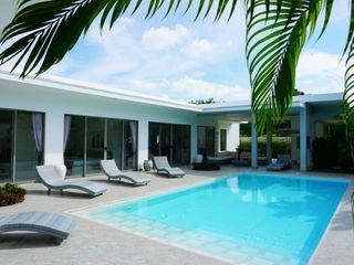 For rent 3 bedrooms villa in Mueang Phuket, Phuket