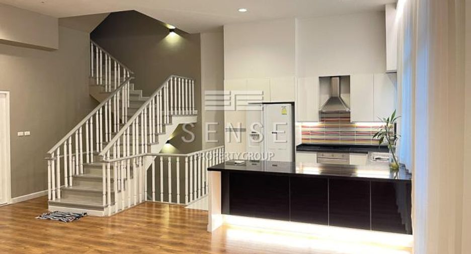 Condo en alquiler de 5 habitaciones en Yan Nawa, Bangkok