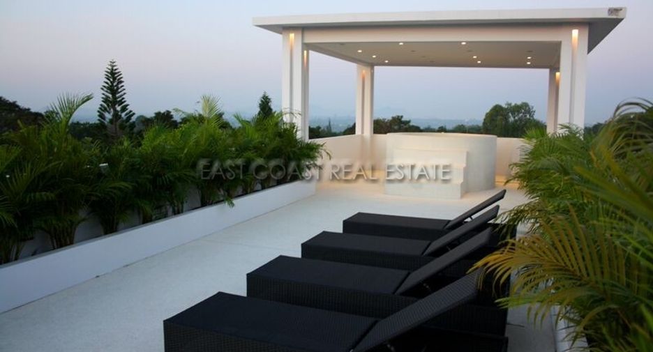For rent そして for sale 5 Beds house in Pratumnak, Pattaya