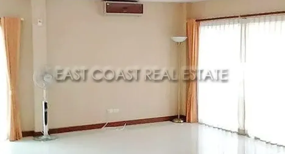 À vendre 3 chambres maison à Bang Saray, Pattaya