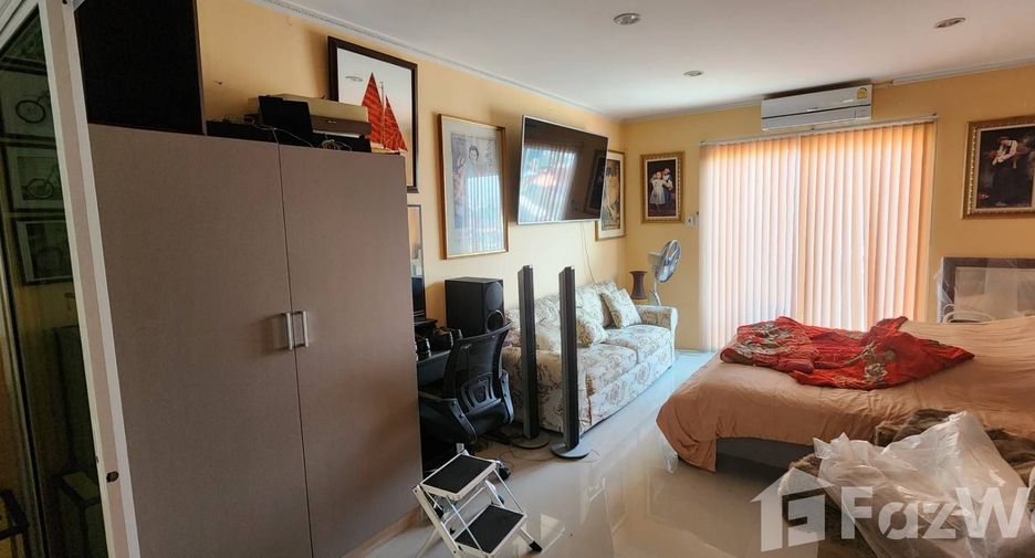 For sale 6 bed townhouse in Bang Saray, Pattaya